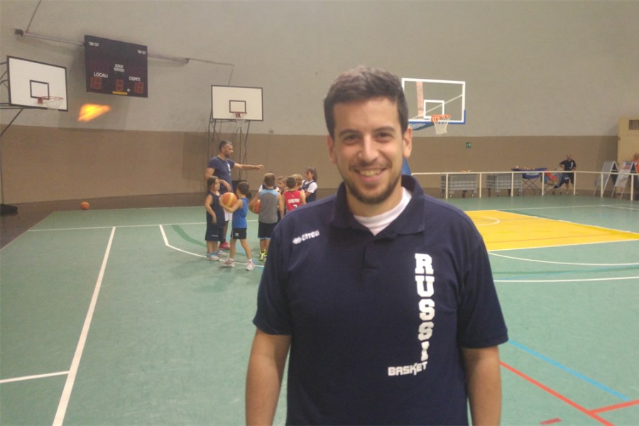Coach Roberto Salaris